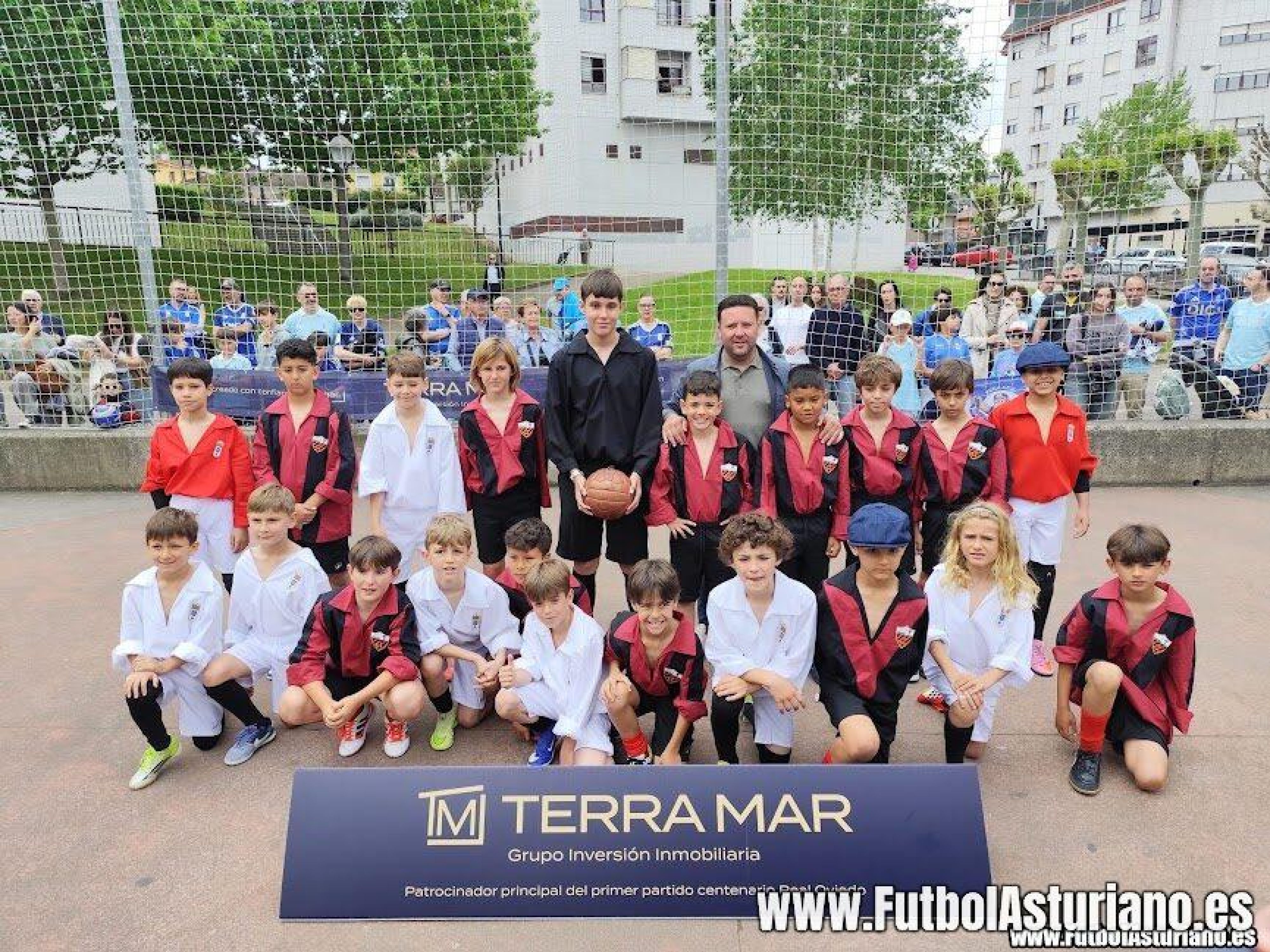 El barrio de Vetusta acoge la recreación del primer partido entre el Real Oviedo y el Arenas de Getxo