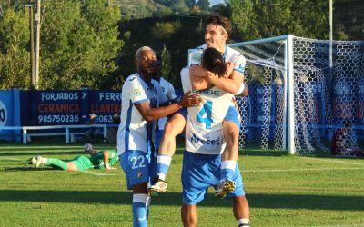 El líder Mosconia supera al Indus tras el descanso