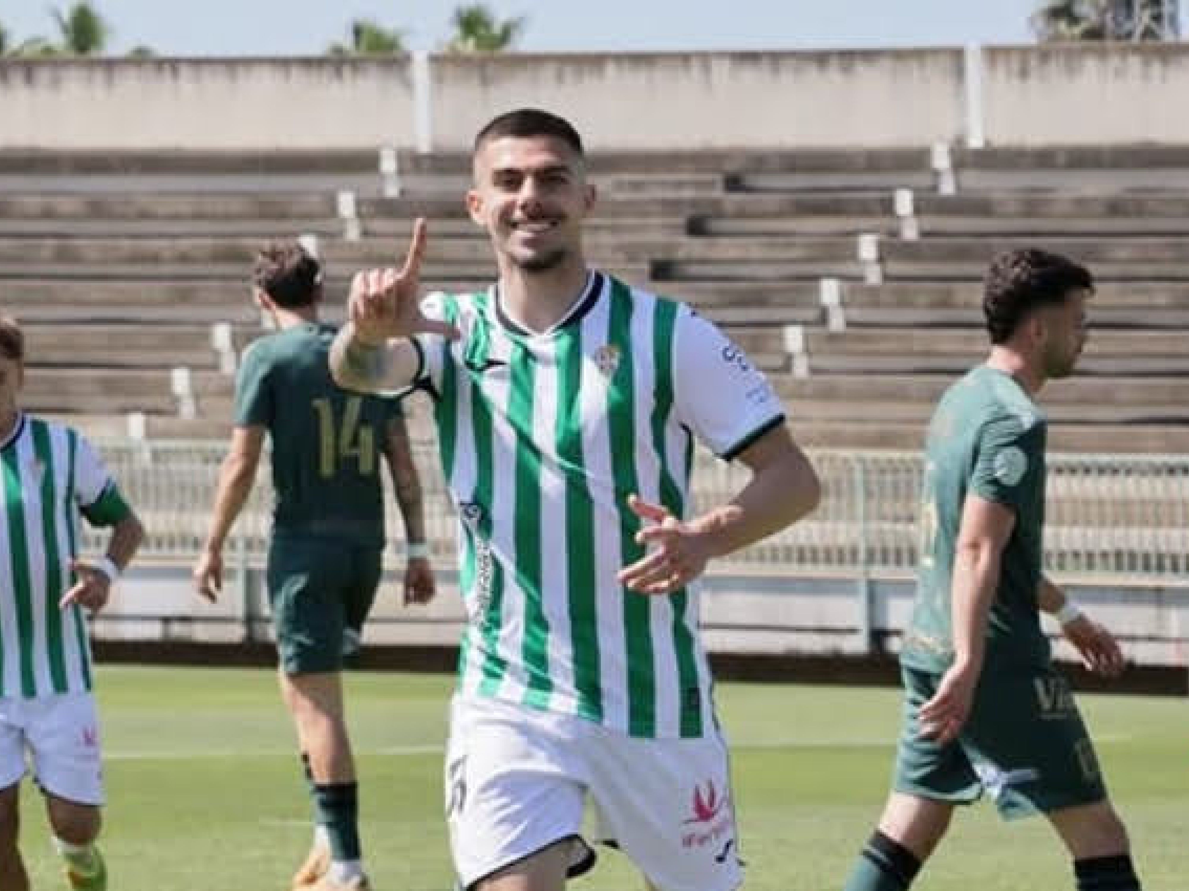 El Avilés consigue la cesión de Dani Lidueña