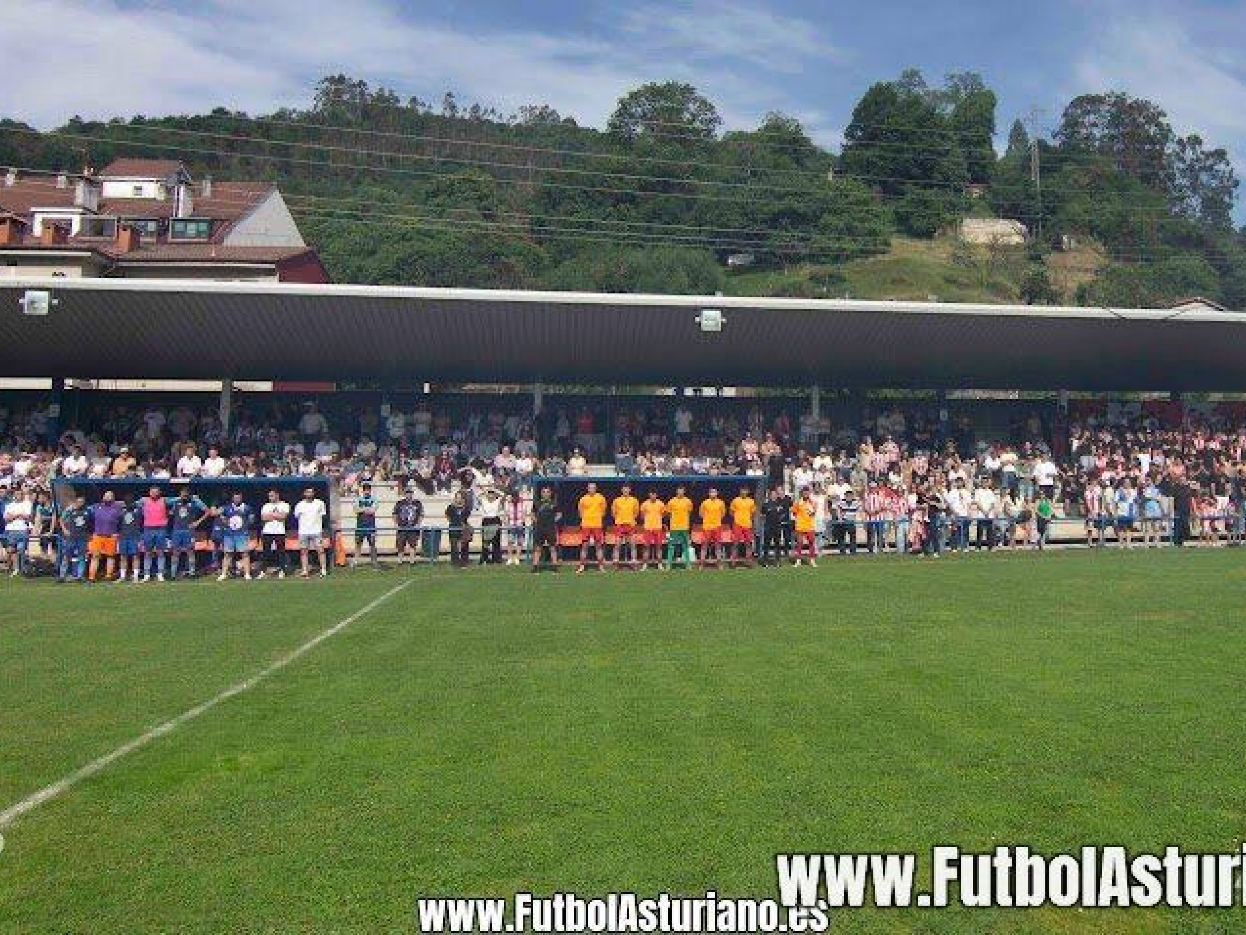 El Candás supera al Asturias en la tanda de penaltis